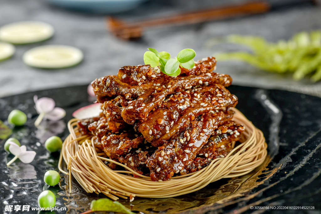 麻辣牛肉条美食