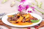胡萝卜炒牛肉