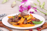 胡萝卜炒牛肉