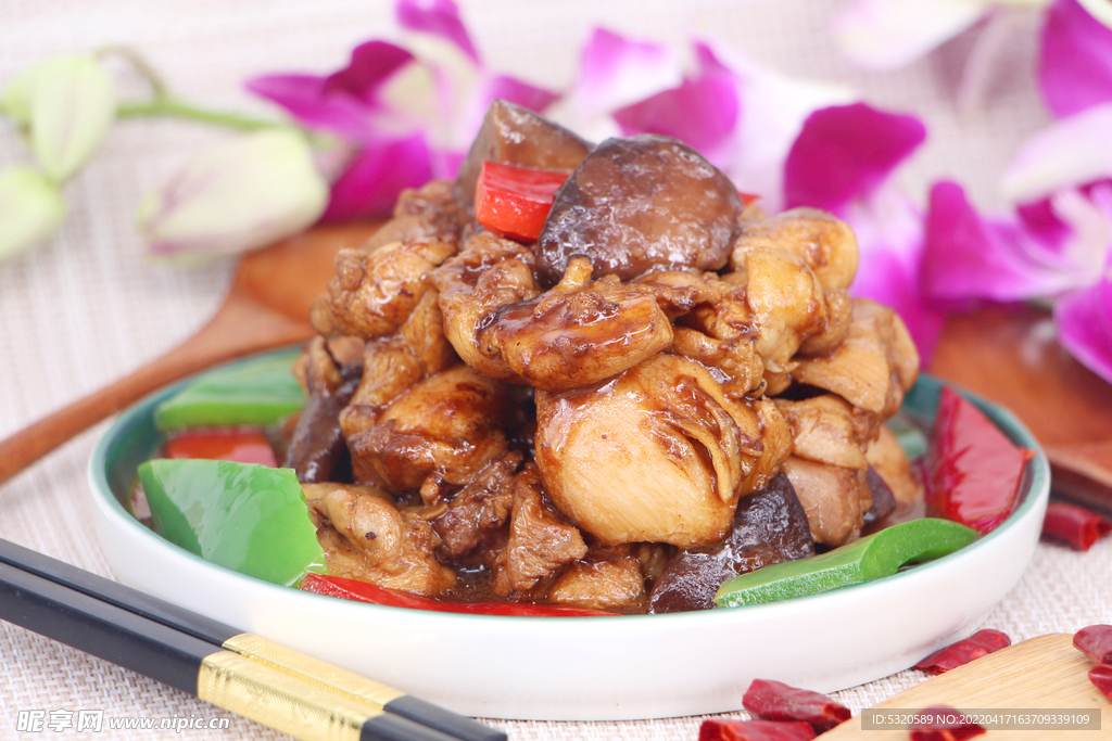 小鸡炖蘑菇