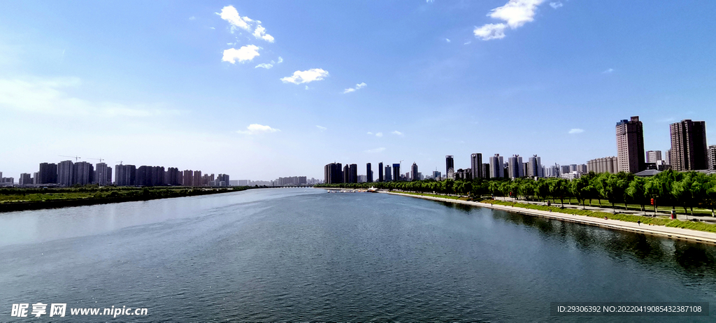 湖  