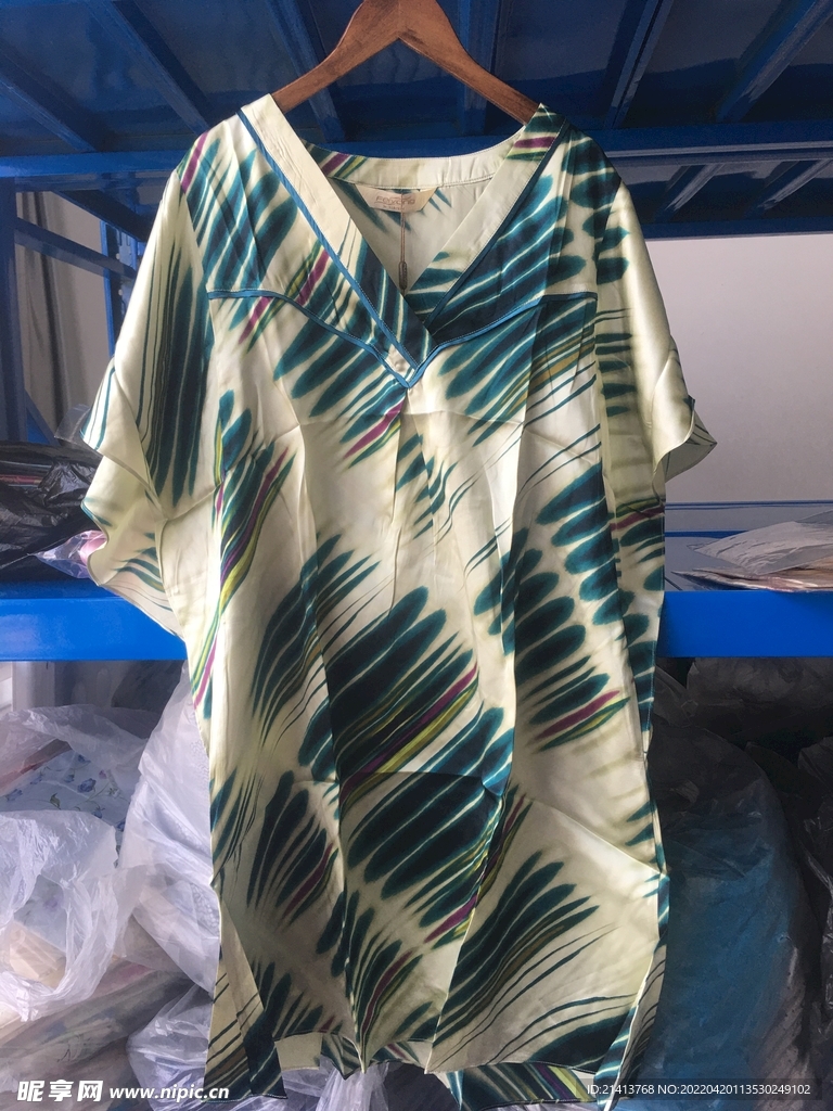 女性服饰服装