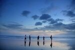 海滩上的人群