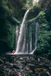山林溪水