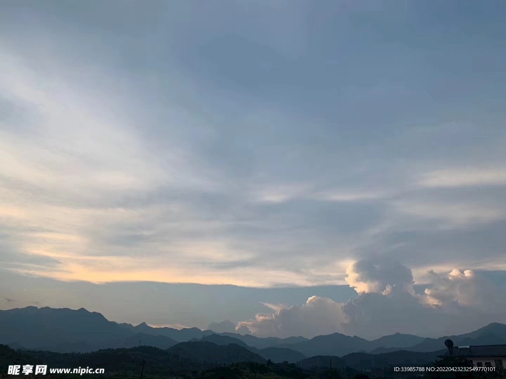 山脉天空