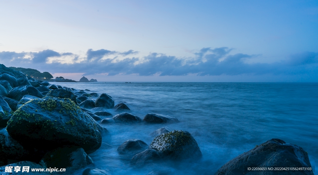 蓝色海岸