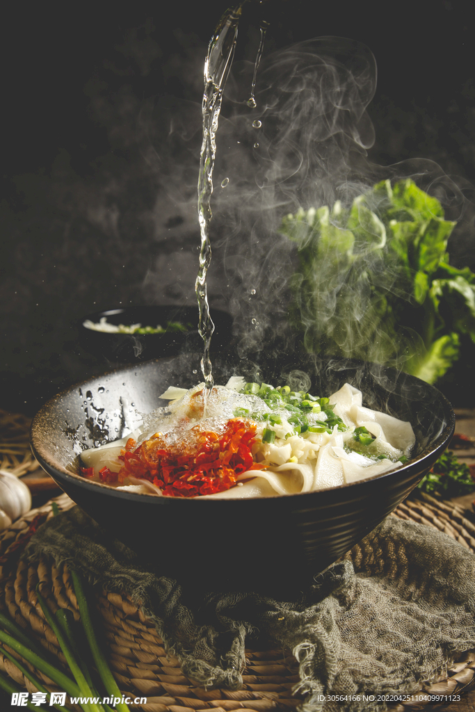 油泼面美食