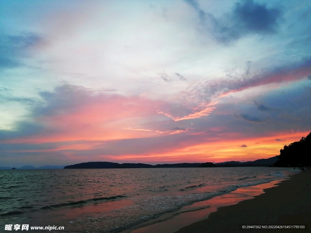 夕阳下的海滩