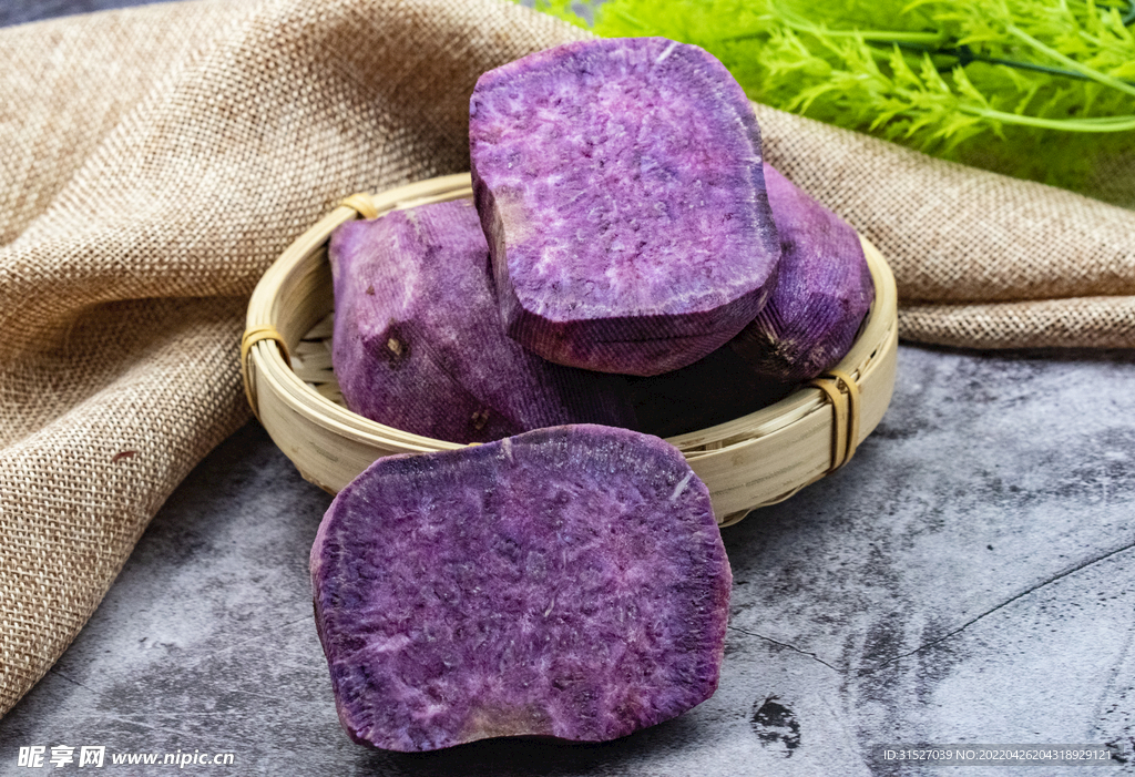 紫薯切片摄影图