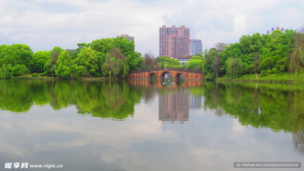 湖边江边风景  风景如画  