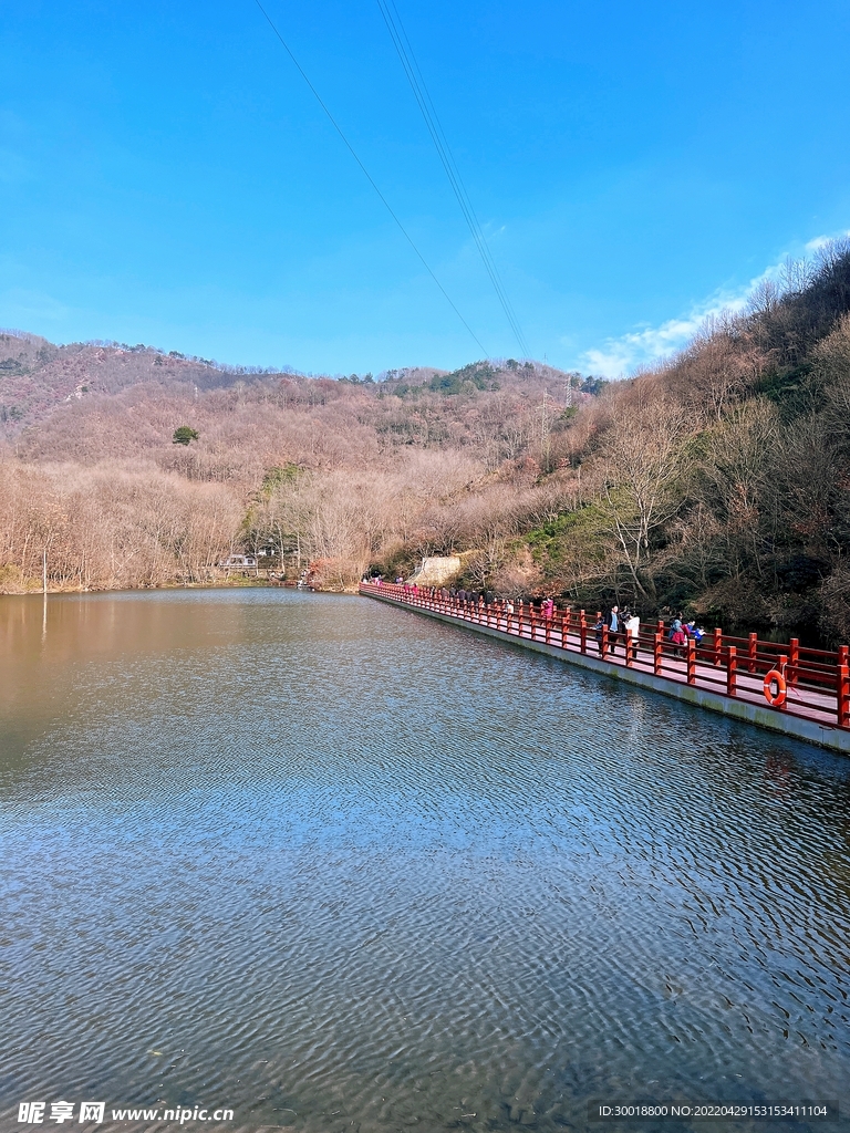 湖水
