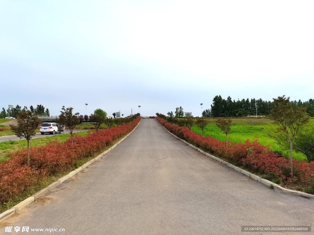 空荡荡的道路风景