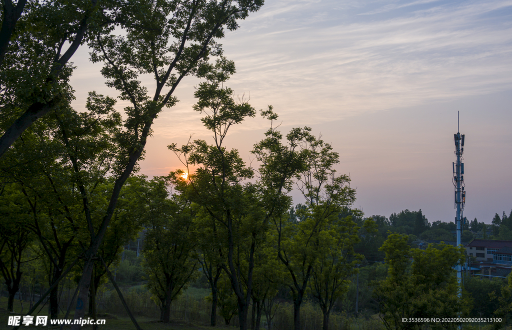 山庄夕阳