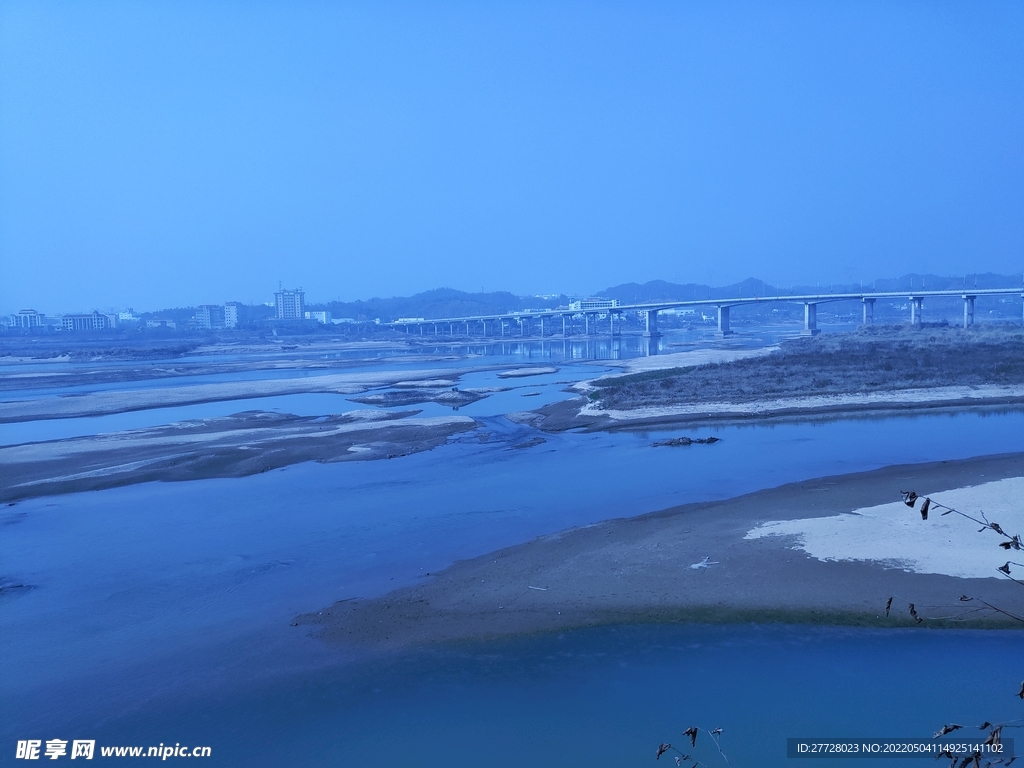 桥上看江 风景