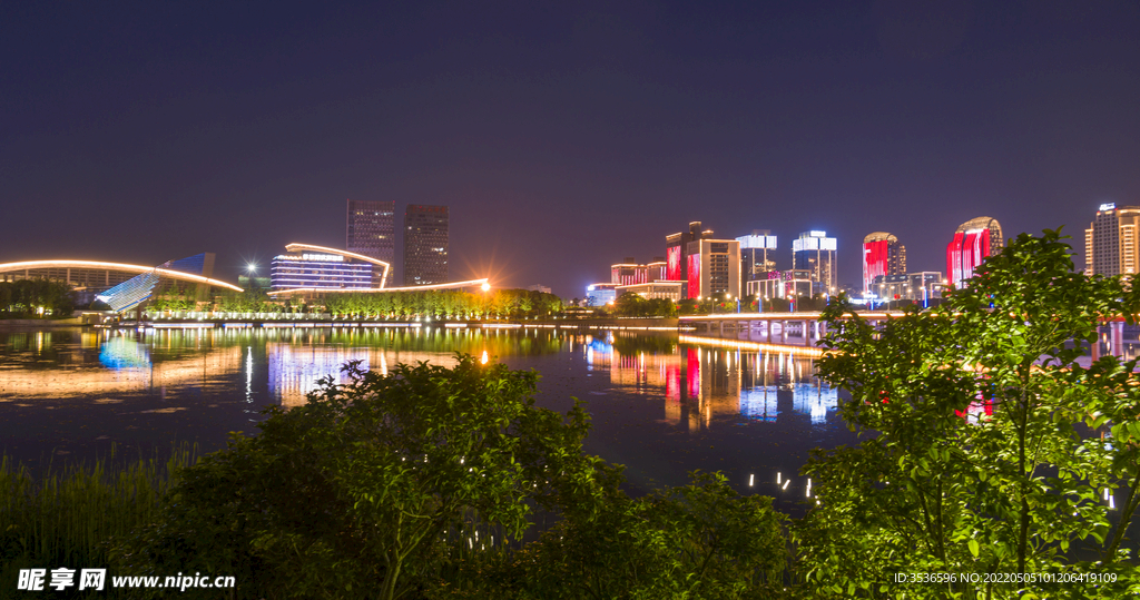 明月湖繁华霓虹夜景