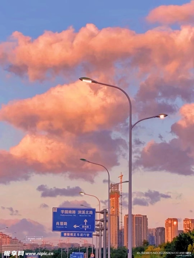 道路晚霞