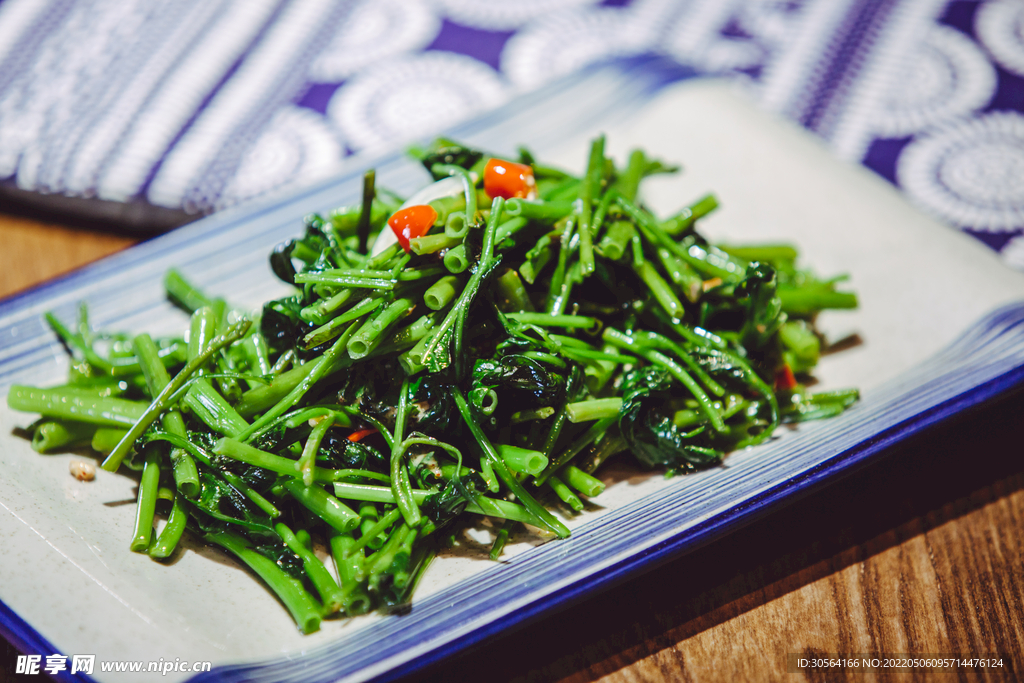 清炒空心菜美食