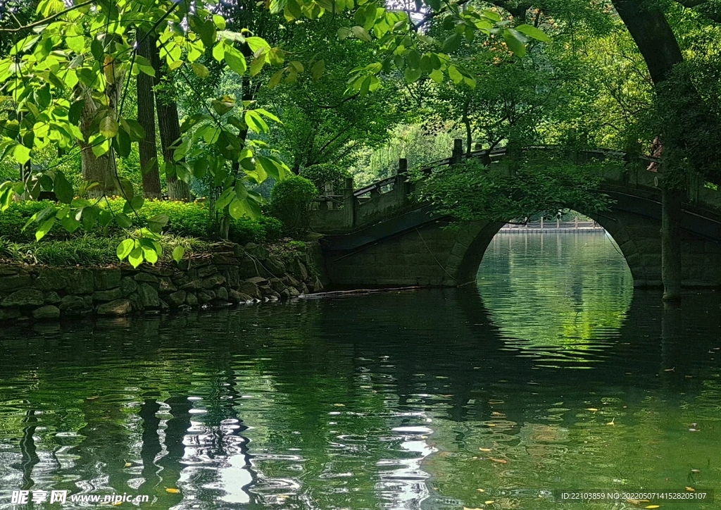 小桥流水