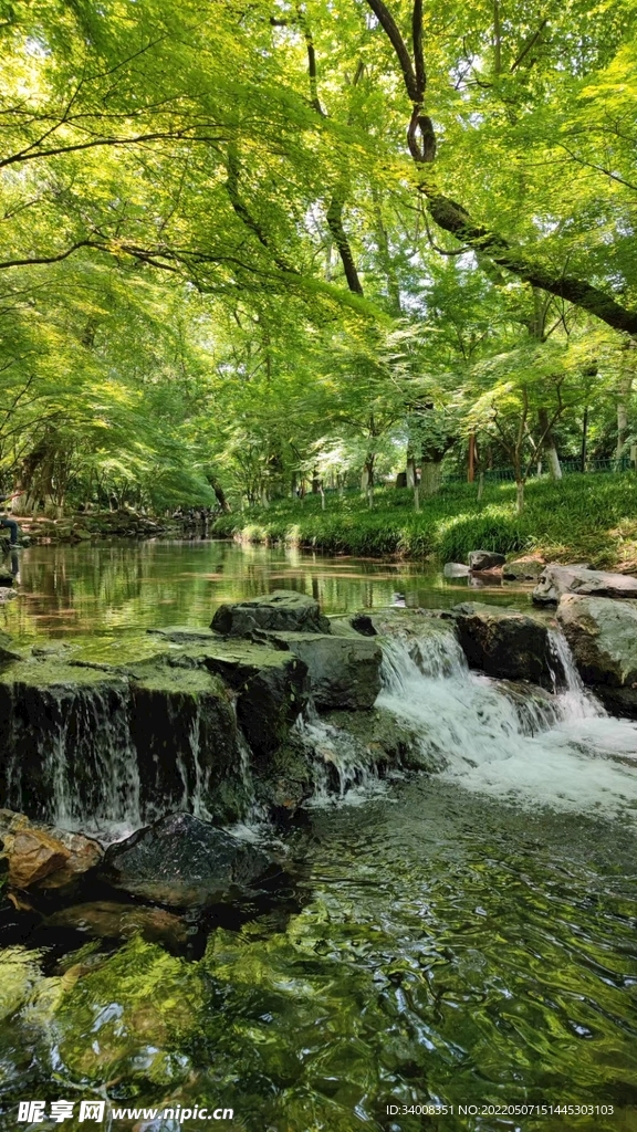 小河