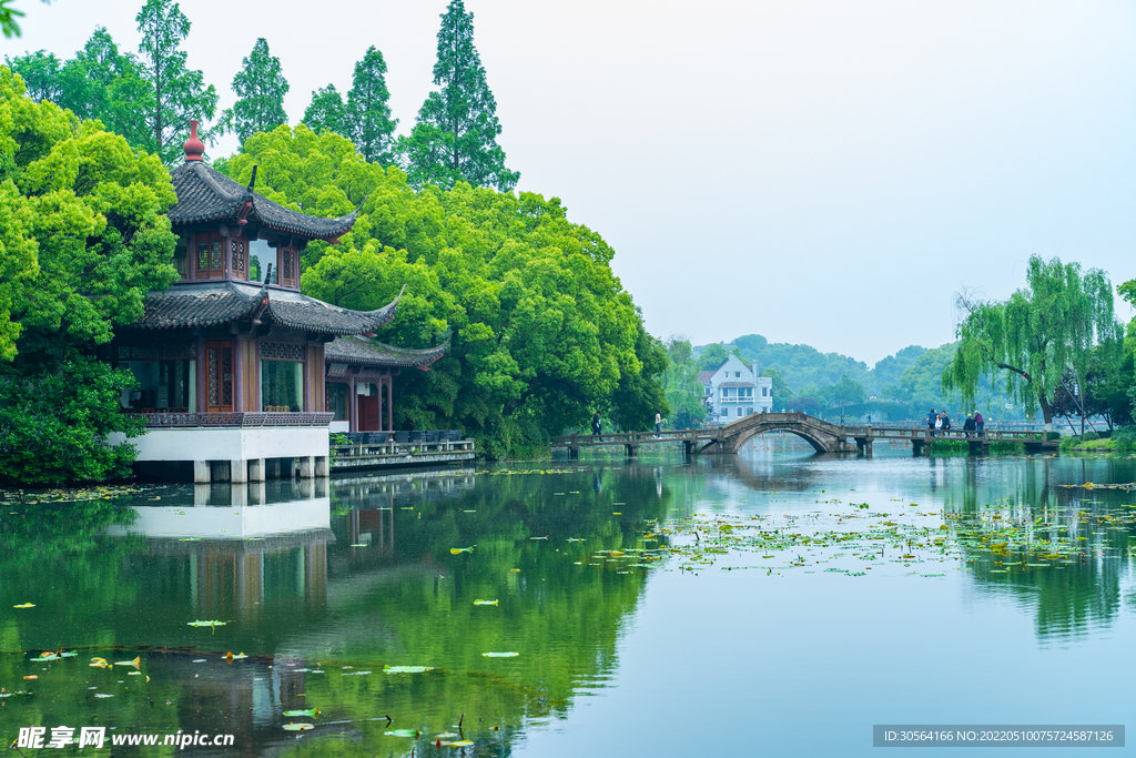 户外湖面旅游景点