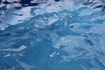 水