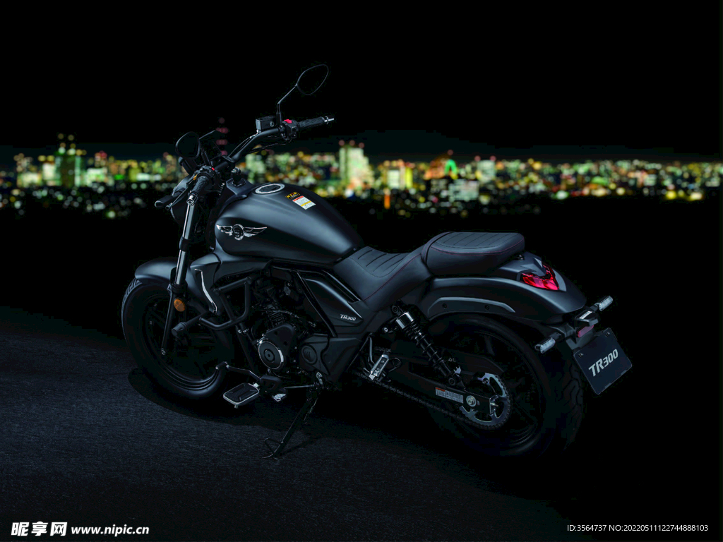 TR300摩托车  夜景 