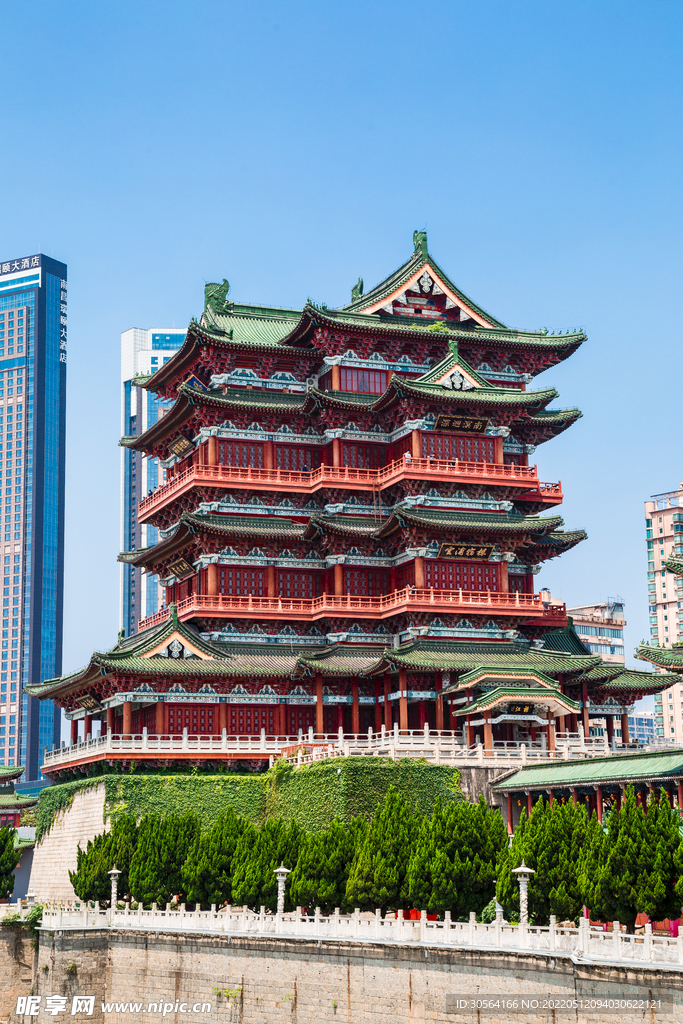 户外复古塔楼建筑