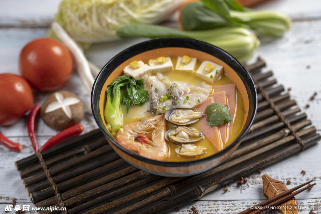 大虾海鲜汤美食
