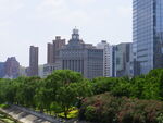 东风渠旁楼宇