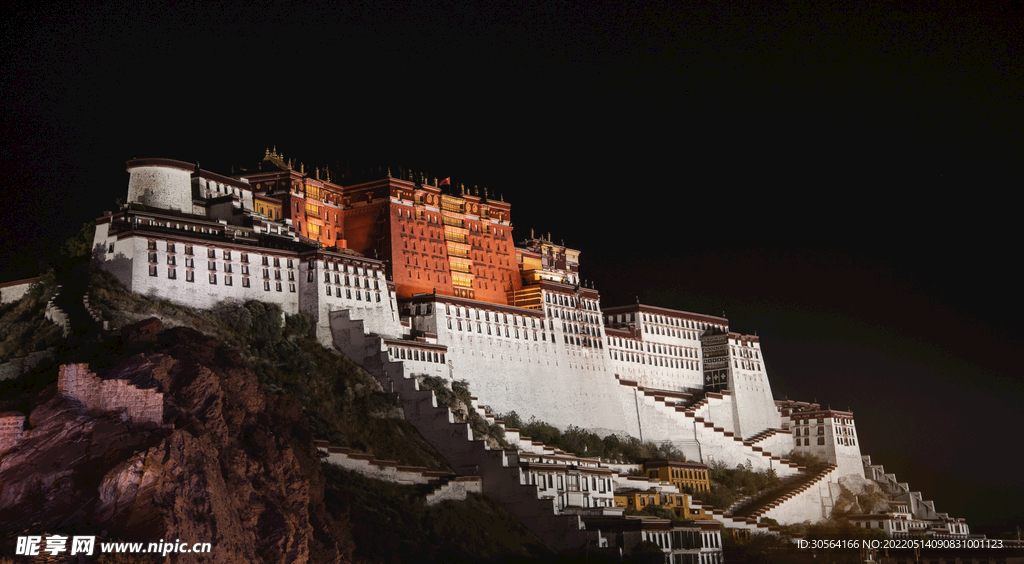 户外复古布达拉宫建筑