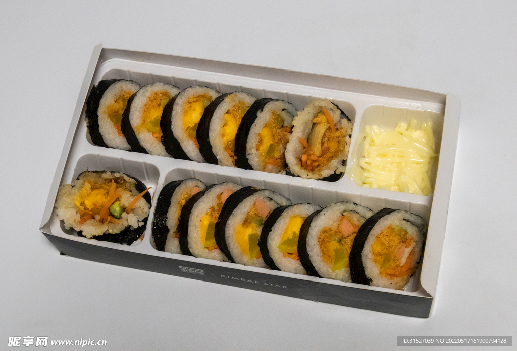 饭盒里的寿司摄影