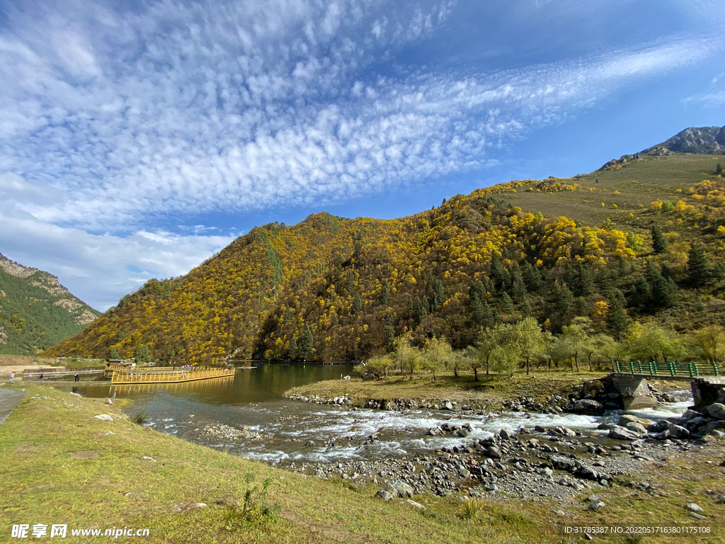 互助北山秋景