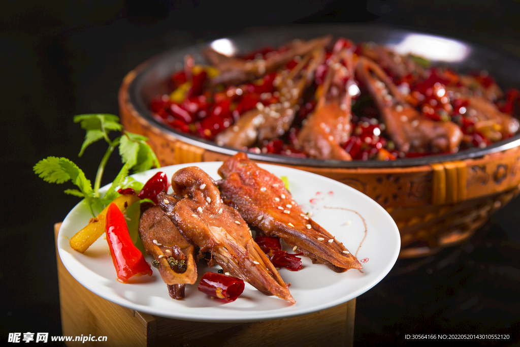 麻辣鸭头美食