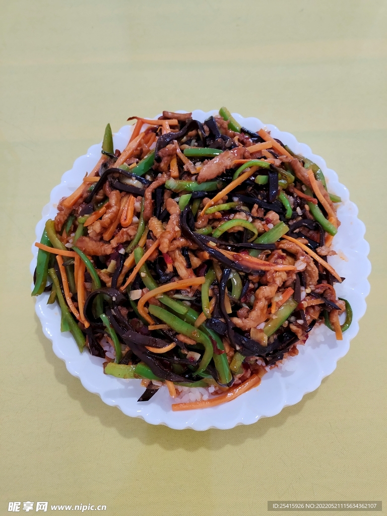 鱼香肉丝盖饭