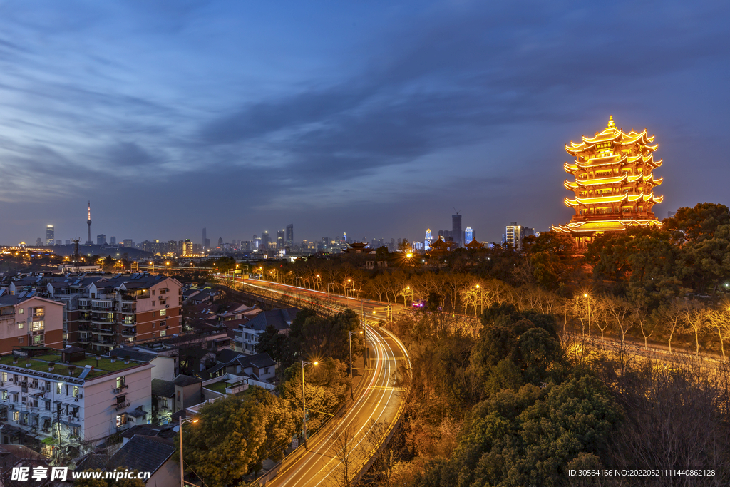 户外夜晚复古建筑