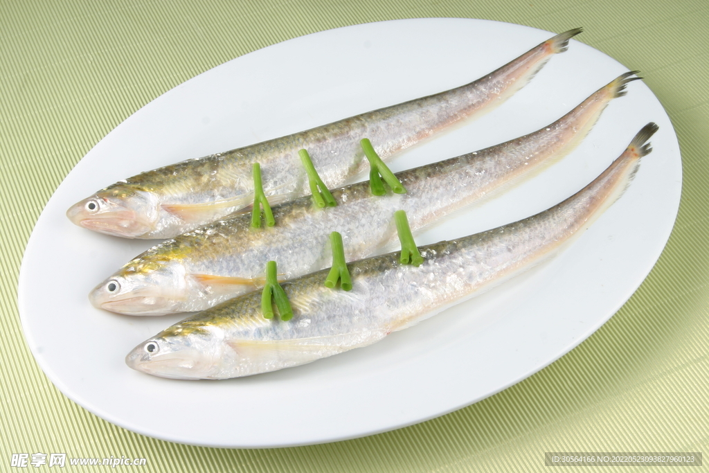 新鲜小鱼食材