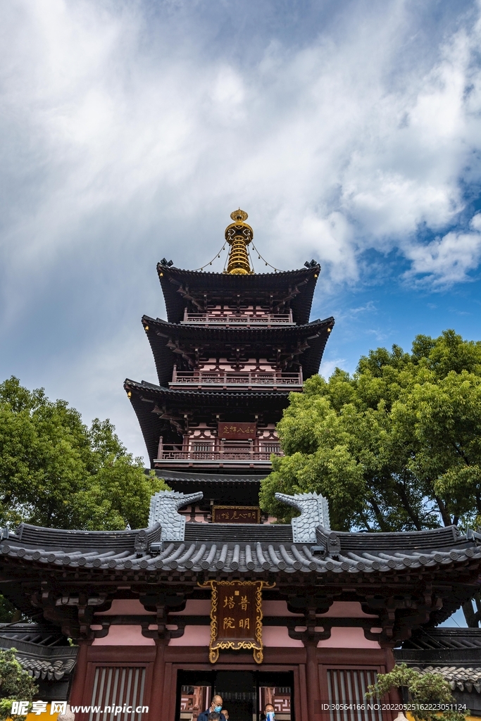 户外复古塔楼建筑