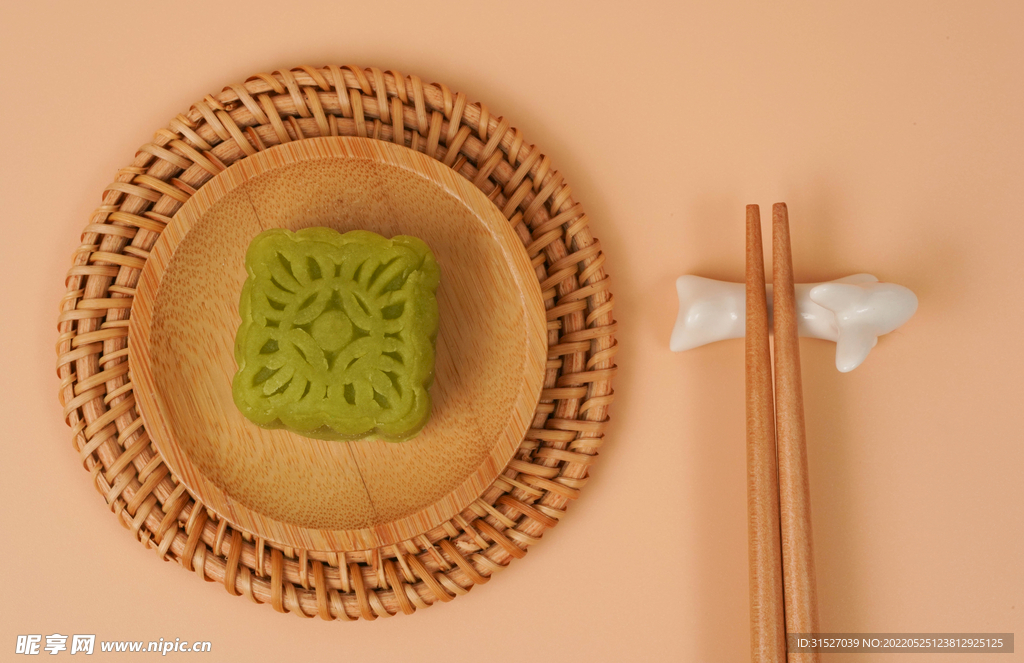 传统美食绿豆糕特写