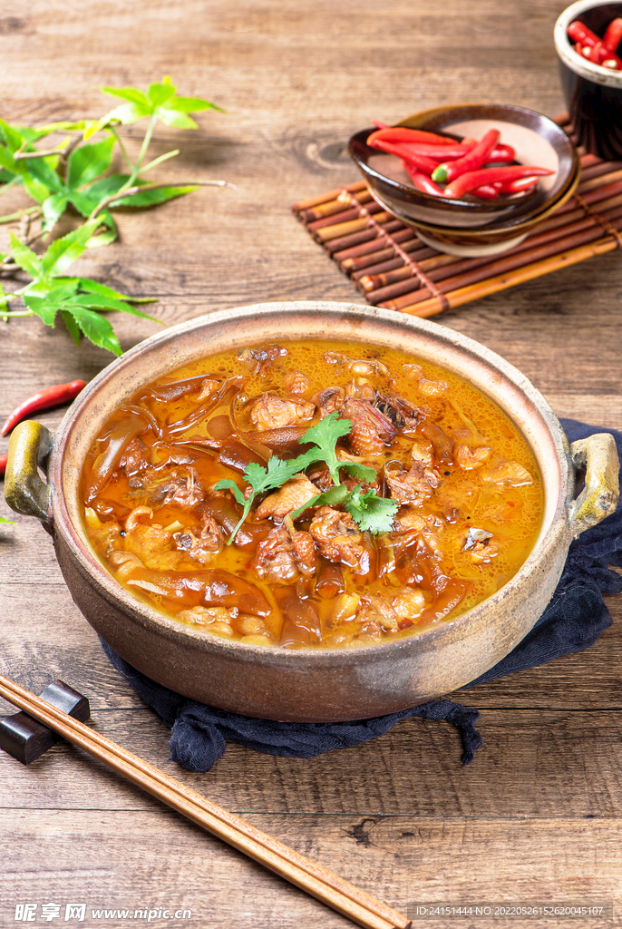 粉条炖鸡煲