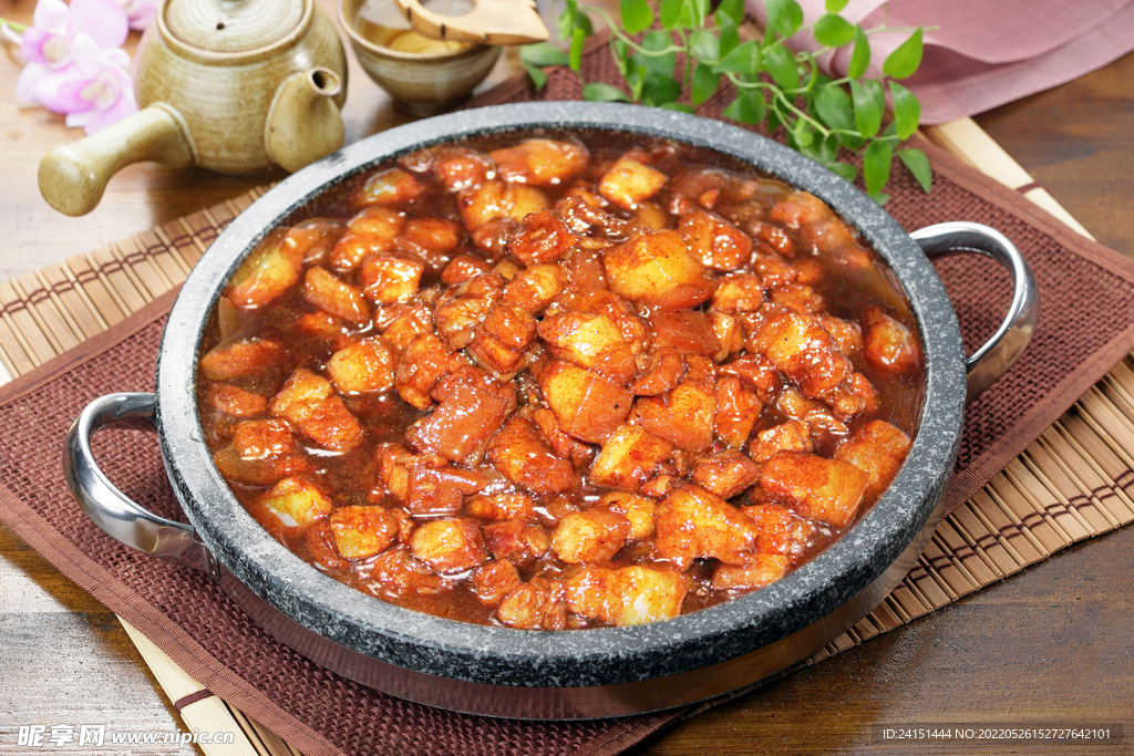石锅红烧肉 