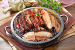 石锅梅菜扣肉 