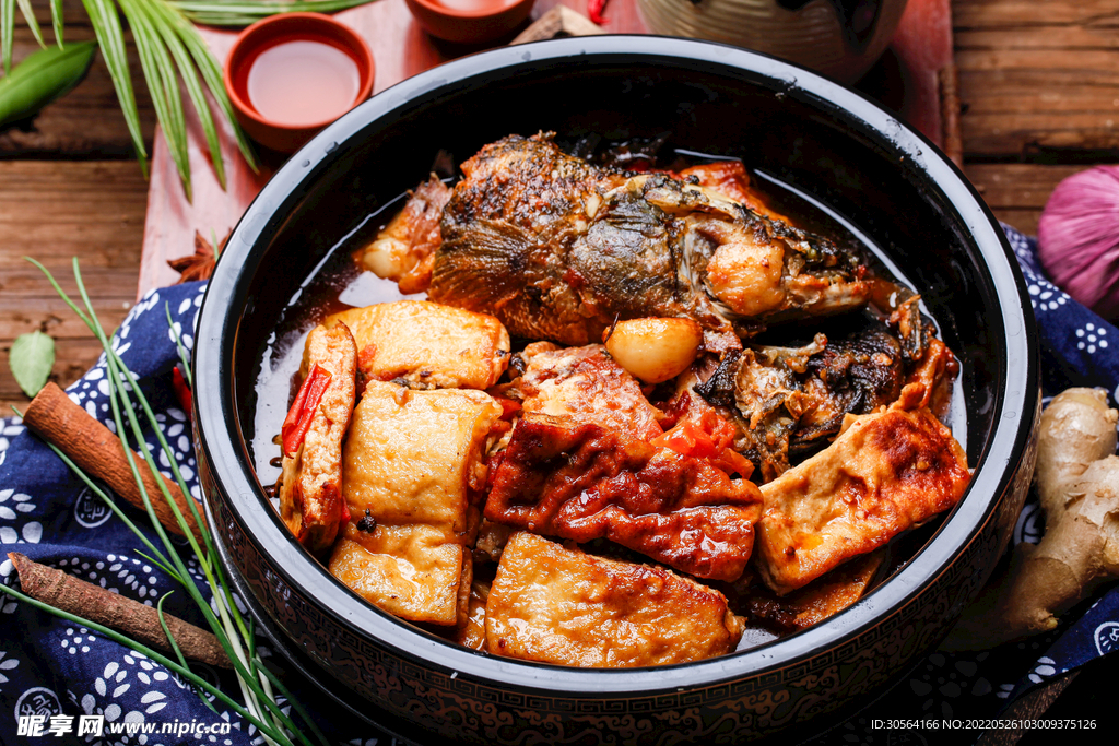 麻辣豆干卤肉美食