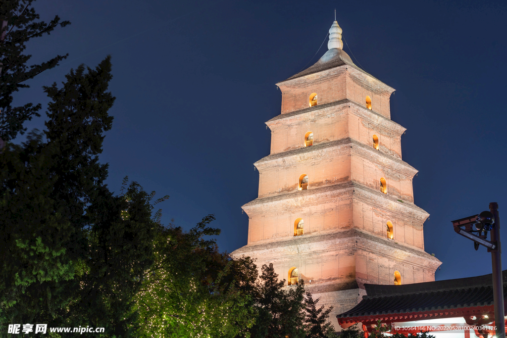 户外复古寺庙建筑