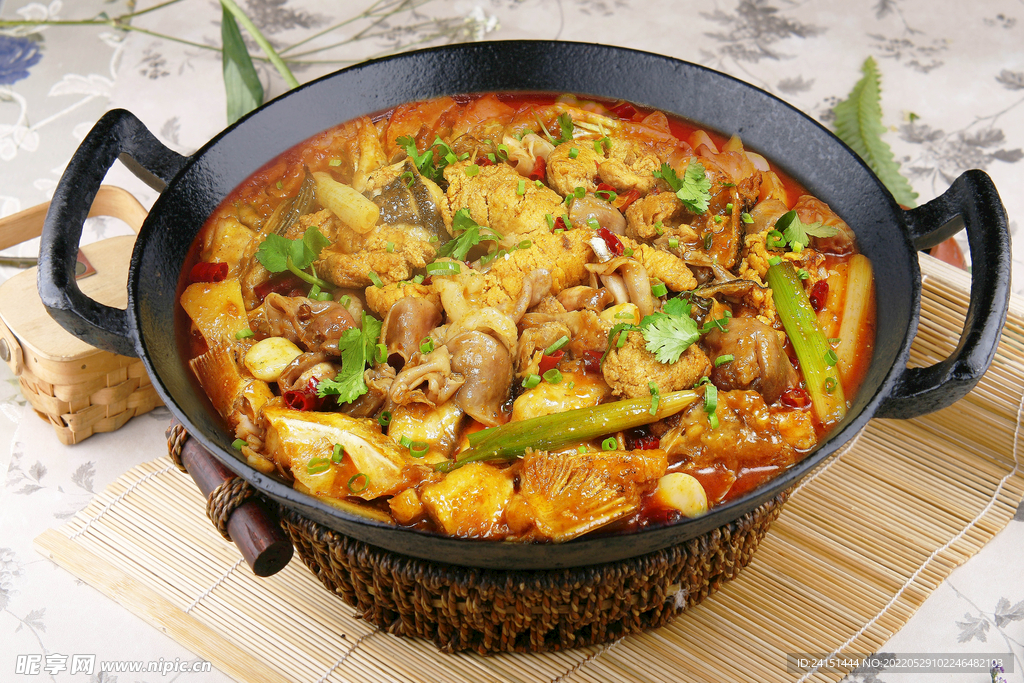 铁锅炖鱼杂