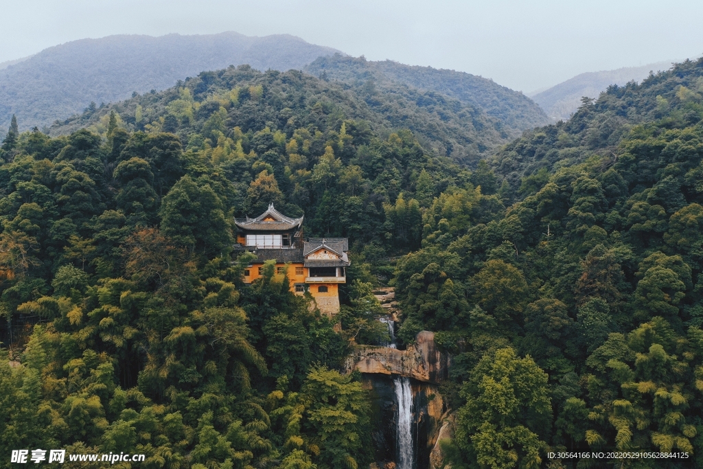 户外山间旅游寺庙建筑