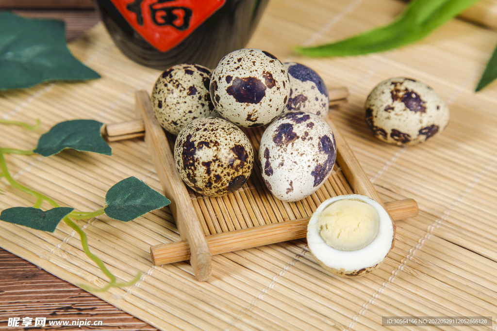 鹌鹑蛋美食