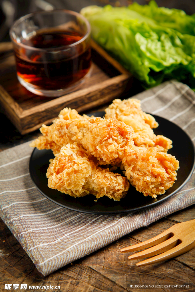 油炸脆皮鸡腿美食