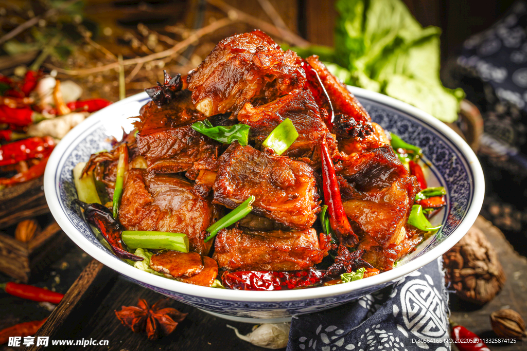 红烧油炸排骨美食
