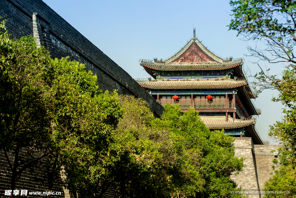 户外复古塔楼建筑