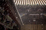 雨中庭院